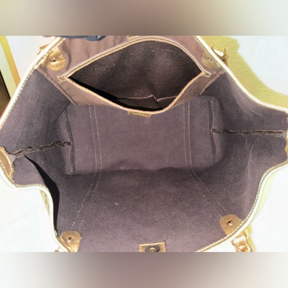 Gucci GG Gold Crystal Tote Bag.. - Picture 7 of 15